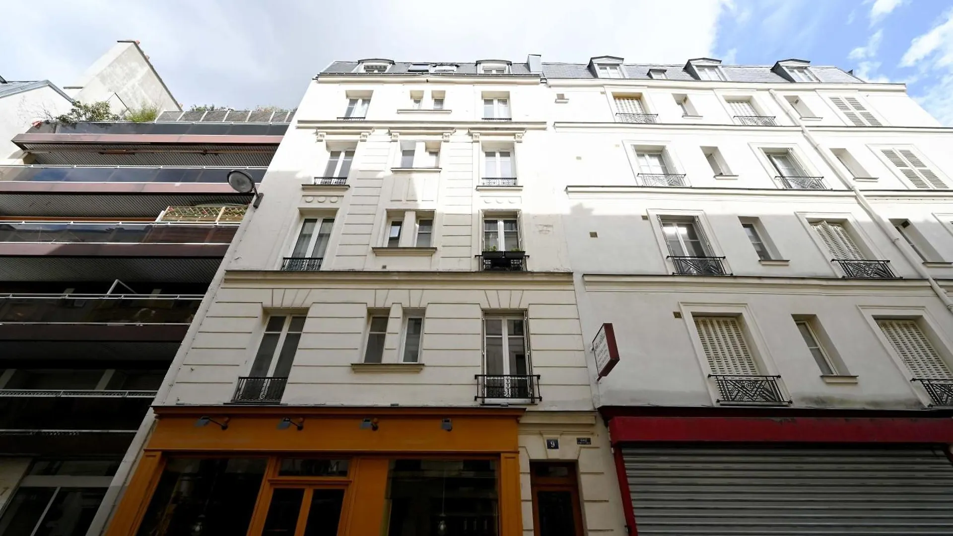 Large Modern Studio Close To The Eiffel Tower And Paris Highlights Apartment 0*,  France