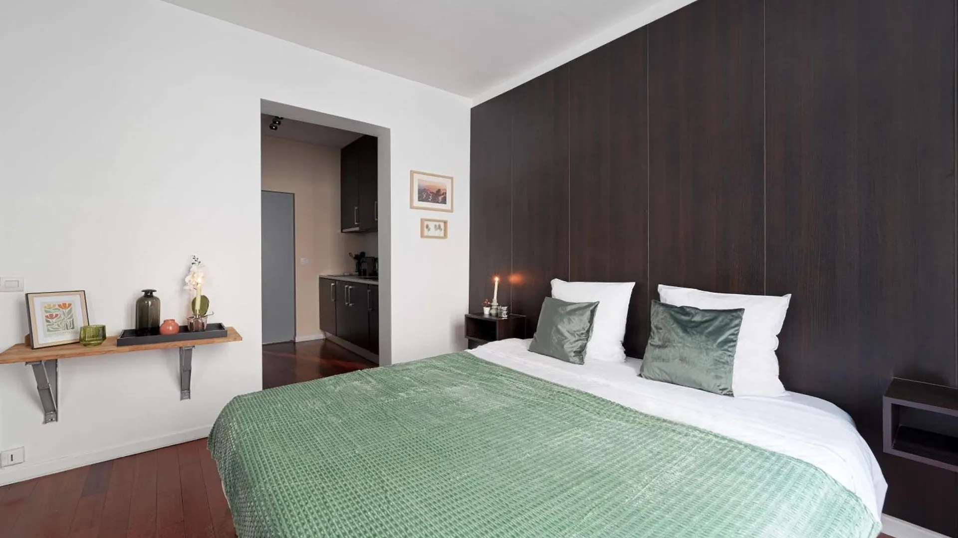 Large Modern Studio Close To The Eiffel Tower And Paris Highlights Apartment