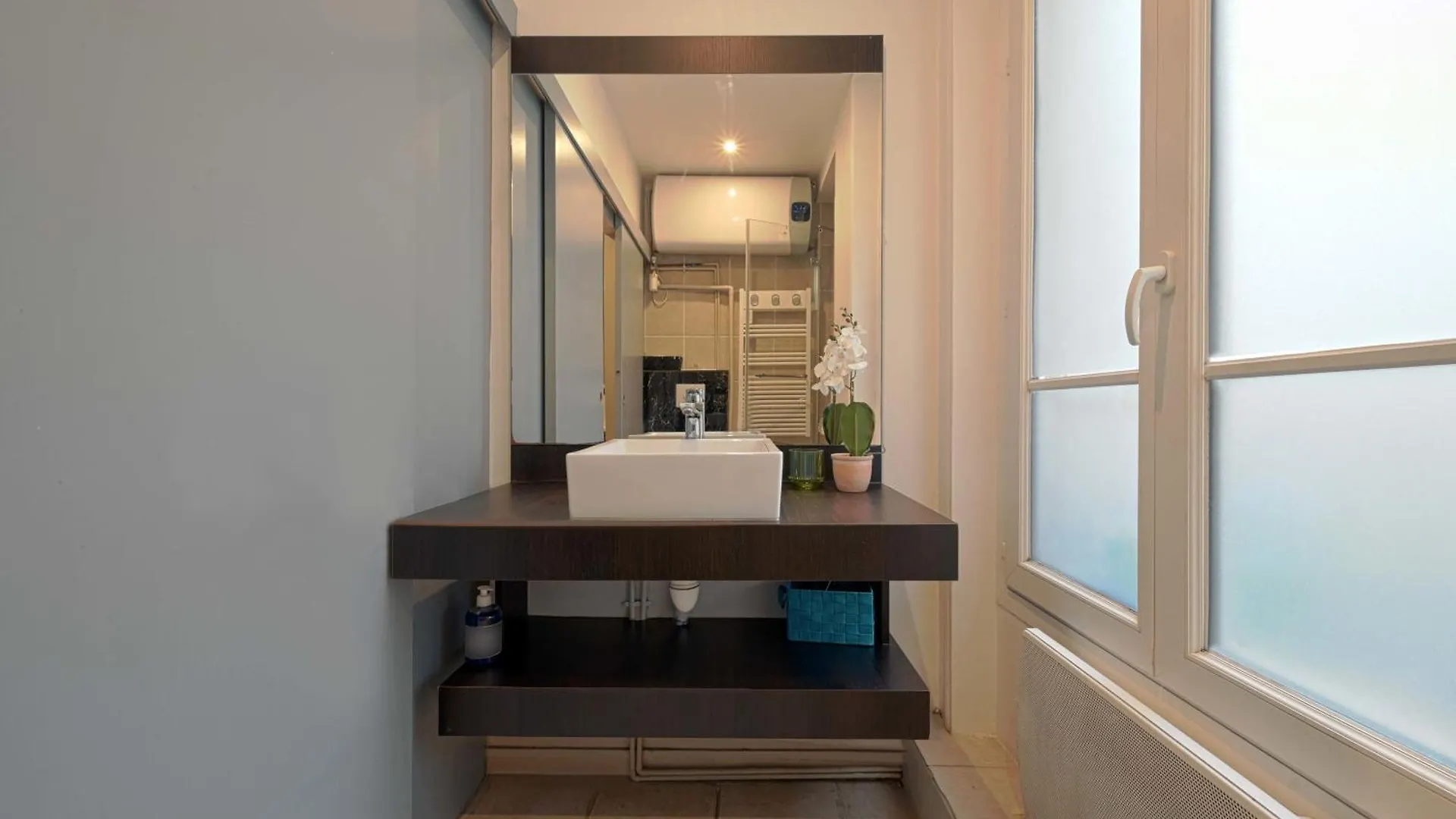 Large Modern Studio Close To The Eiffel Tower And Paris Highlights Lägenhet 0*,